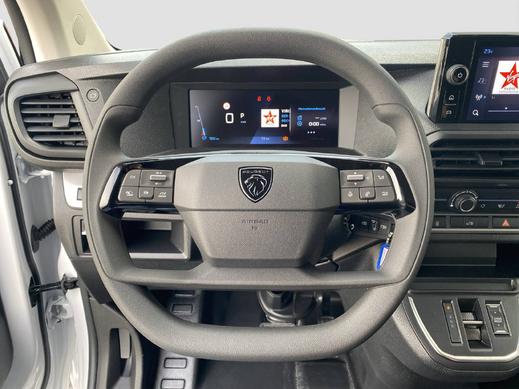 imho8269_2899632 vehicle image