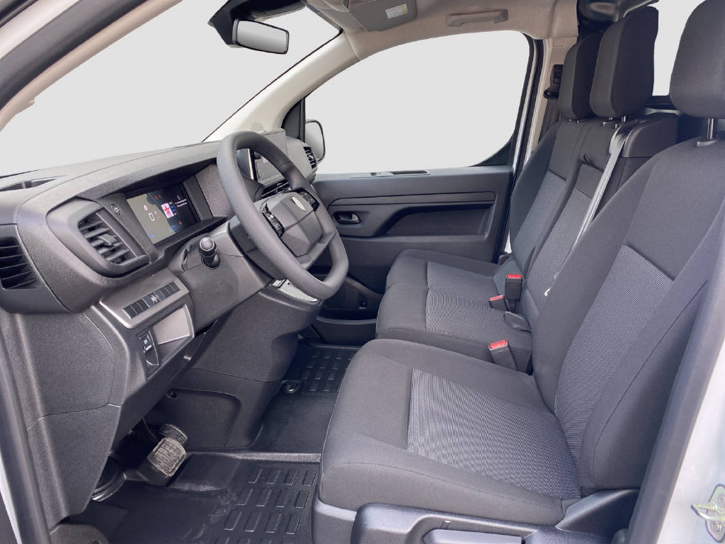 imho8269_2899632 vehicle image