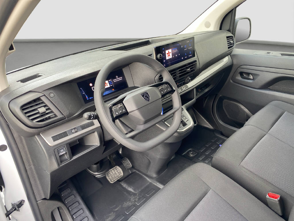 imho8269_2899632 vehicle image