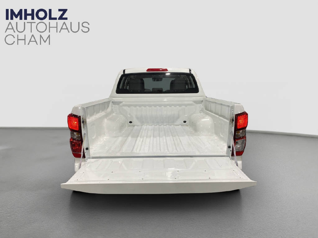 imho8269_2902136 vehicle image