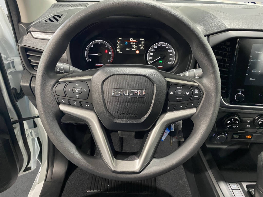 imho8269_2899635 vehicle image