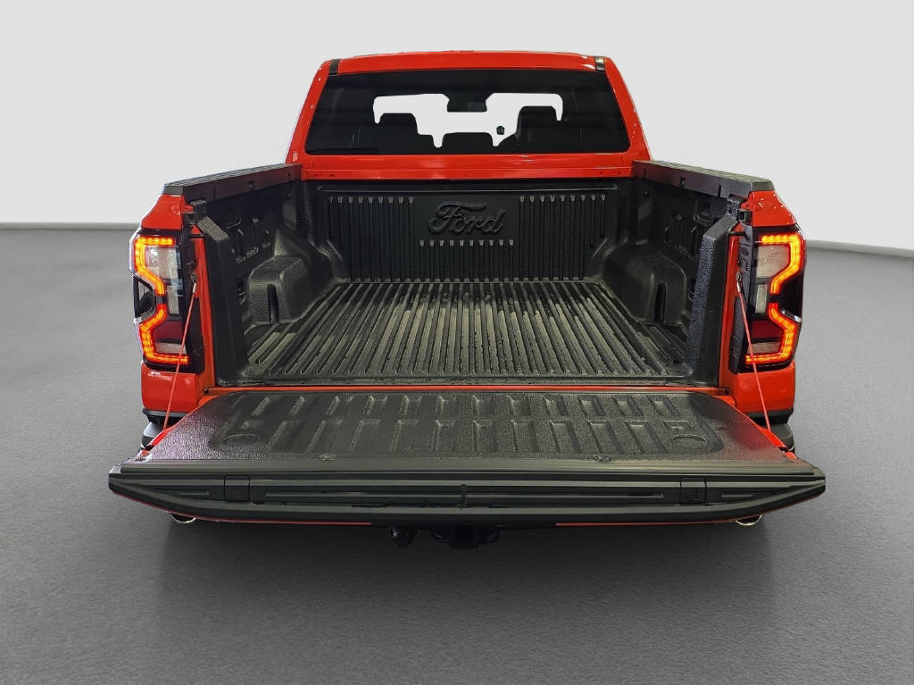 imho8269_2965873 vehicle image