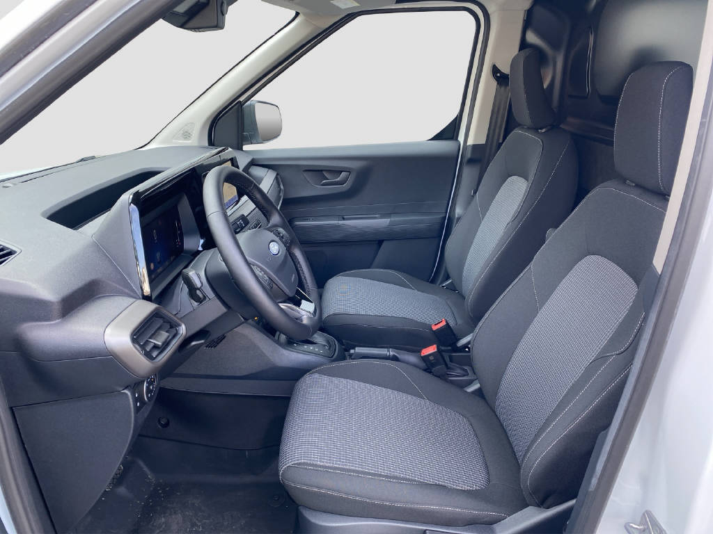 imho8269_2904946 vehicle image