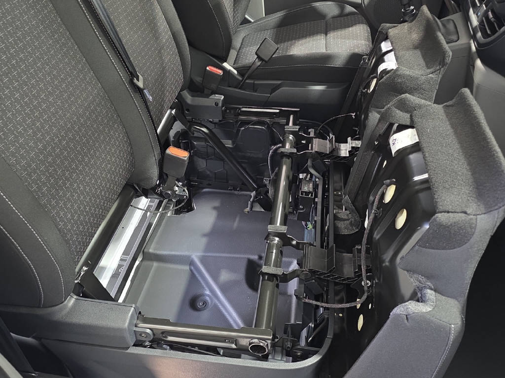 imho8269_2976151 vehicle image