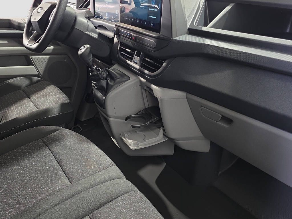imho8269_2976151 vehicle image
