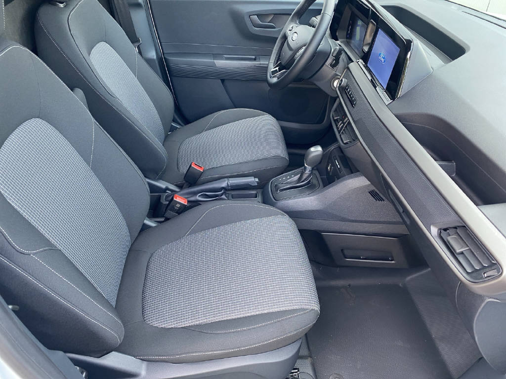 imho8269_2900933 vehicle image