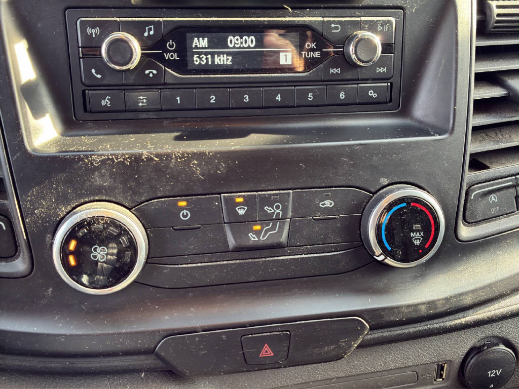 imho8269_2904949 vehicle image