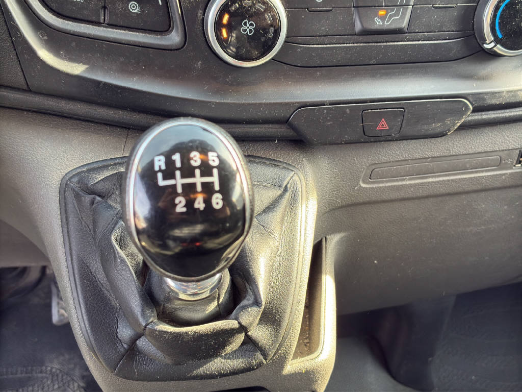 imho8269_2904949 vehicle image