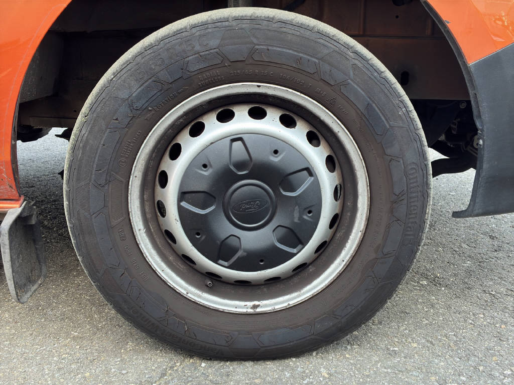 imho8269_2904949 vehicle image