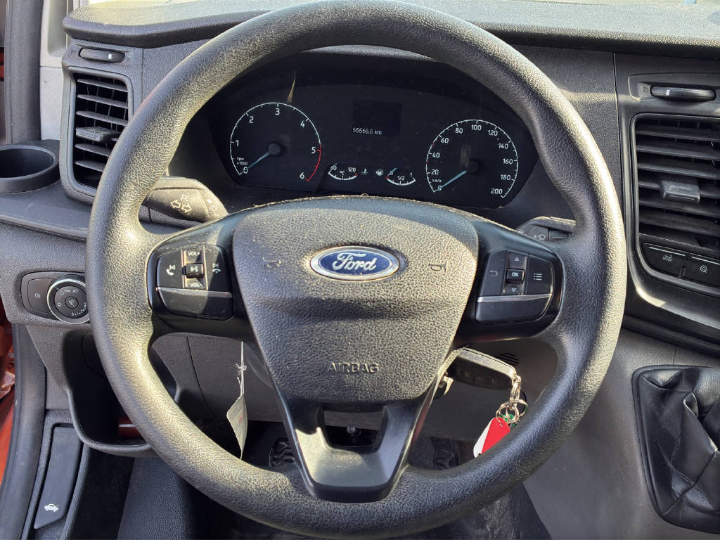 imho8269_2904949 vehicle image