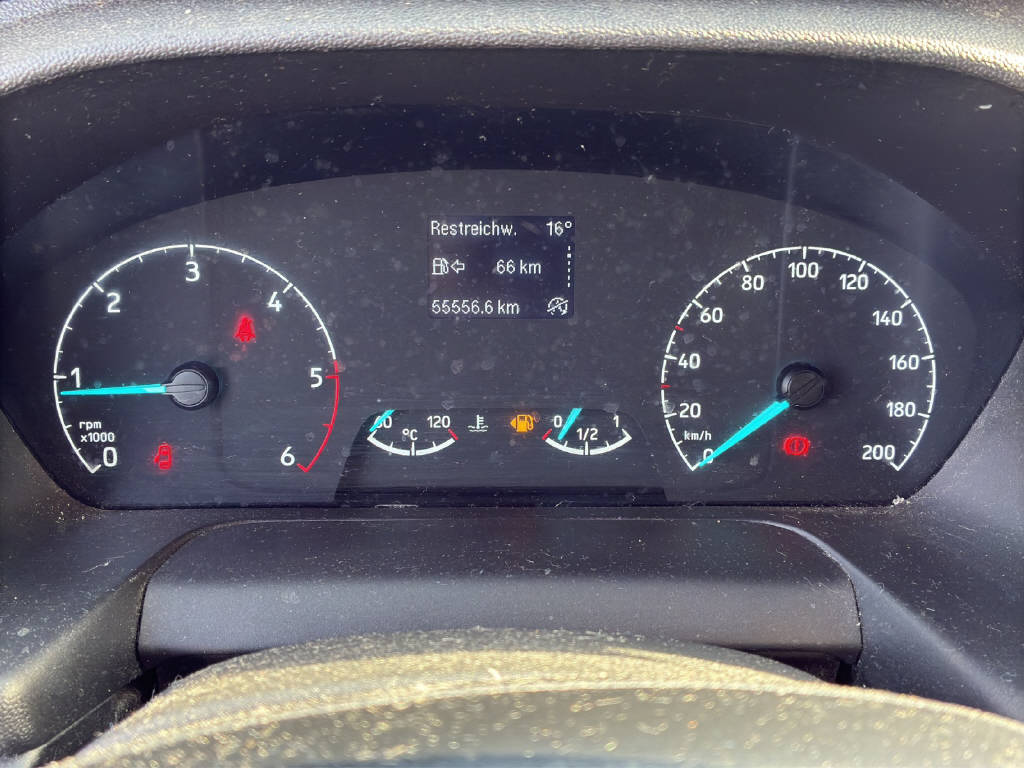 imho8269_2904949 vehicle image