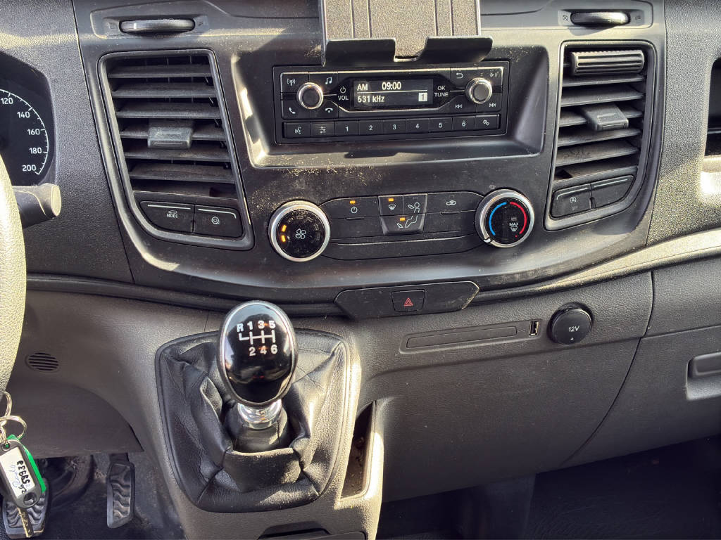 imho8269_2904949 vehicle image