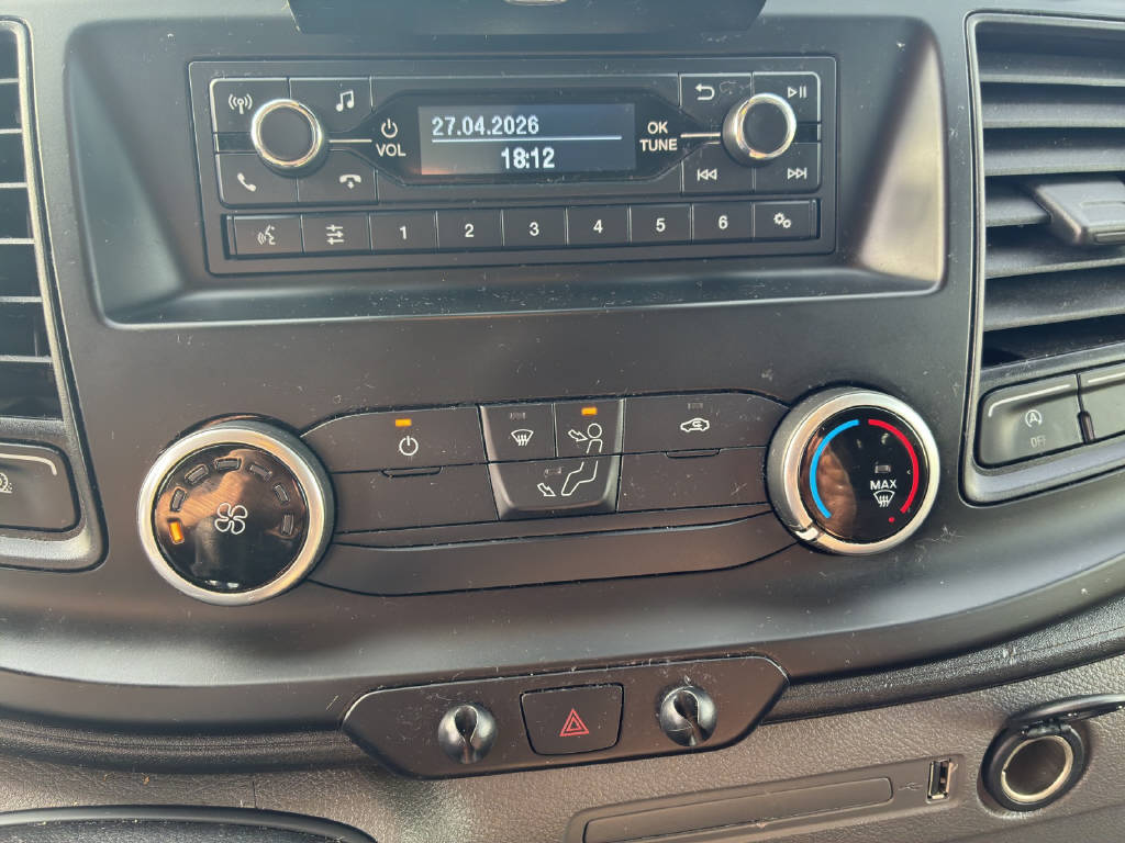 imho8269_2904950 vehicle image