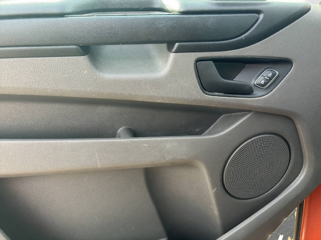 imho8269_2904950 vehicle image