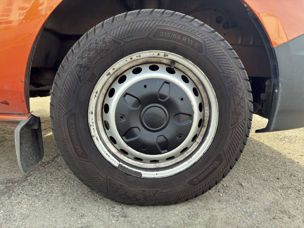 imho8269_2904950 vehicle image