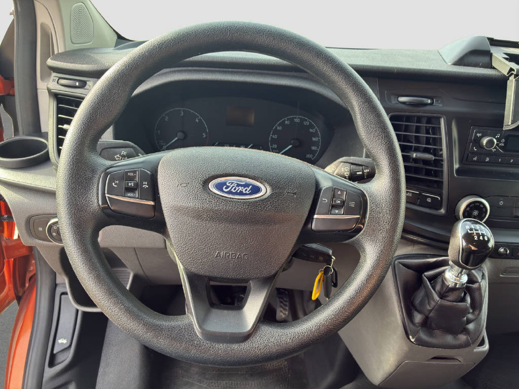 imho8269_2904950 vehicle image