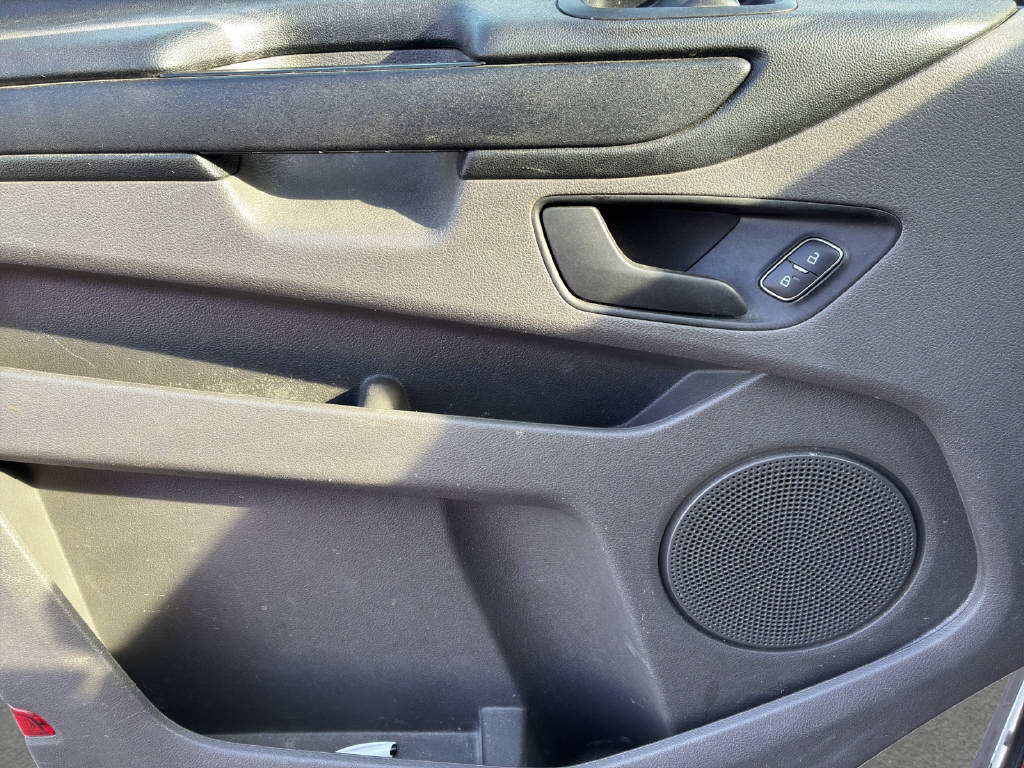 imho8269_2904951 vehicle image