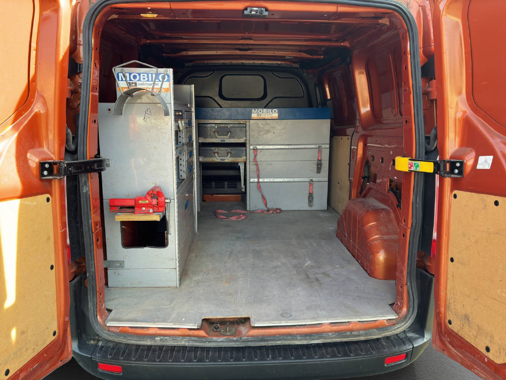 imho8269_2904951 vehicle image
