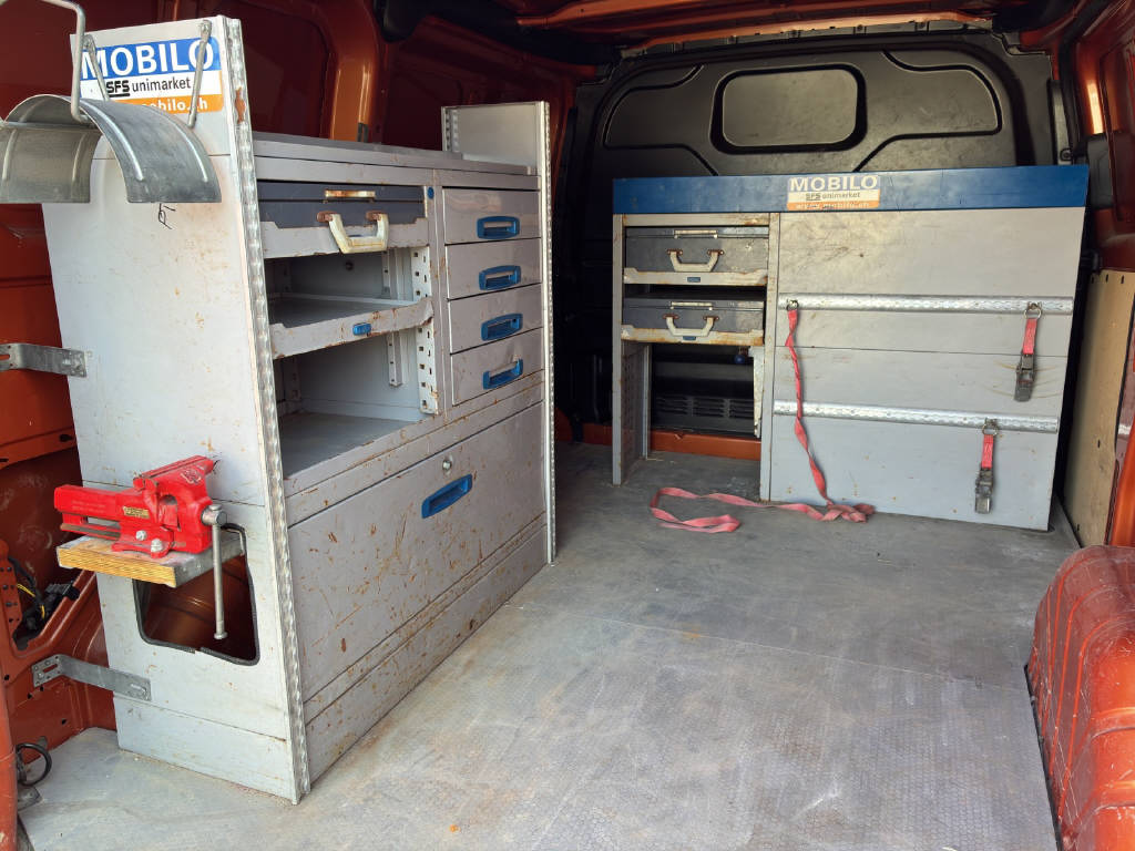imho8269_2904951 vehicle image