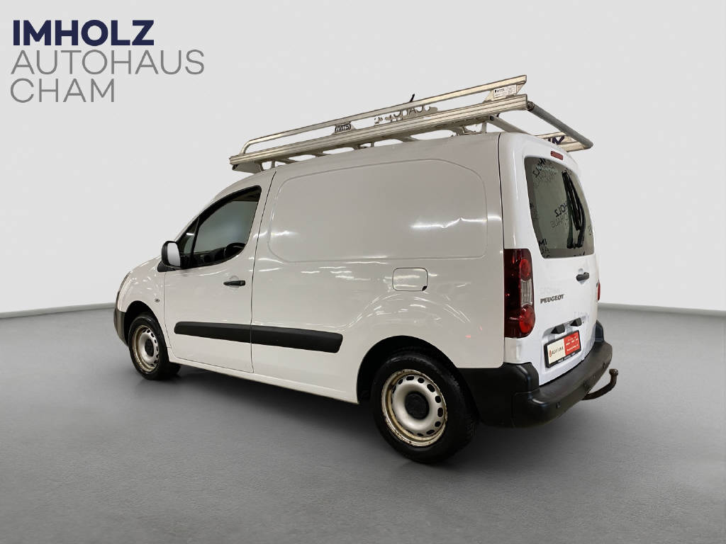 imho8269_2968223 vehicle image