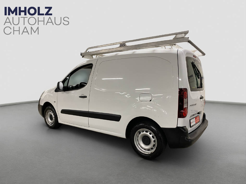 imho8269_2976157 vehicle image