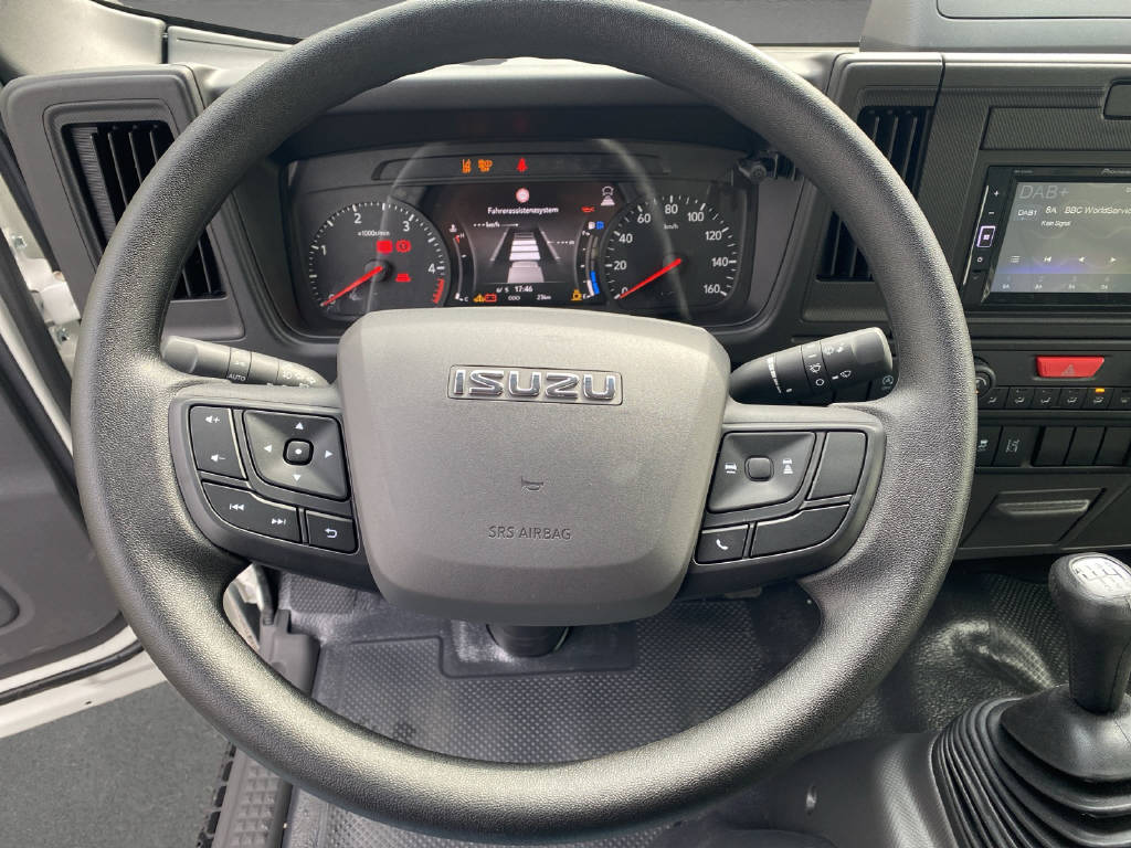 imho8269_2913066 vehicle image