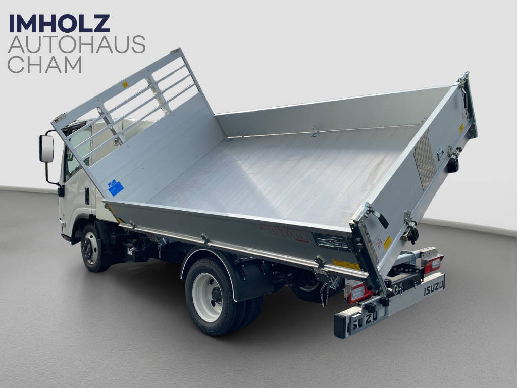 imho8269_2913068 vehicle image