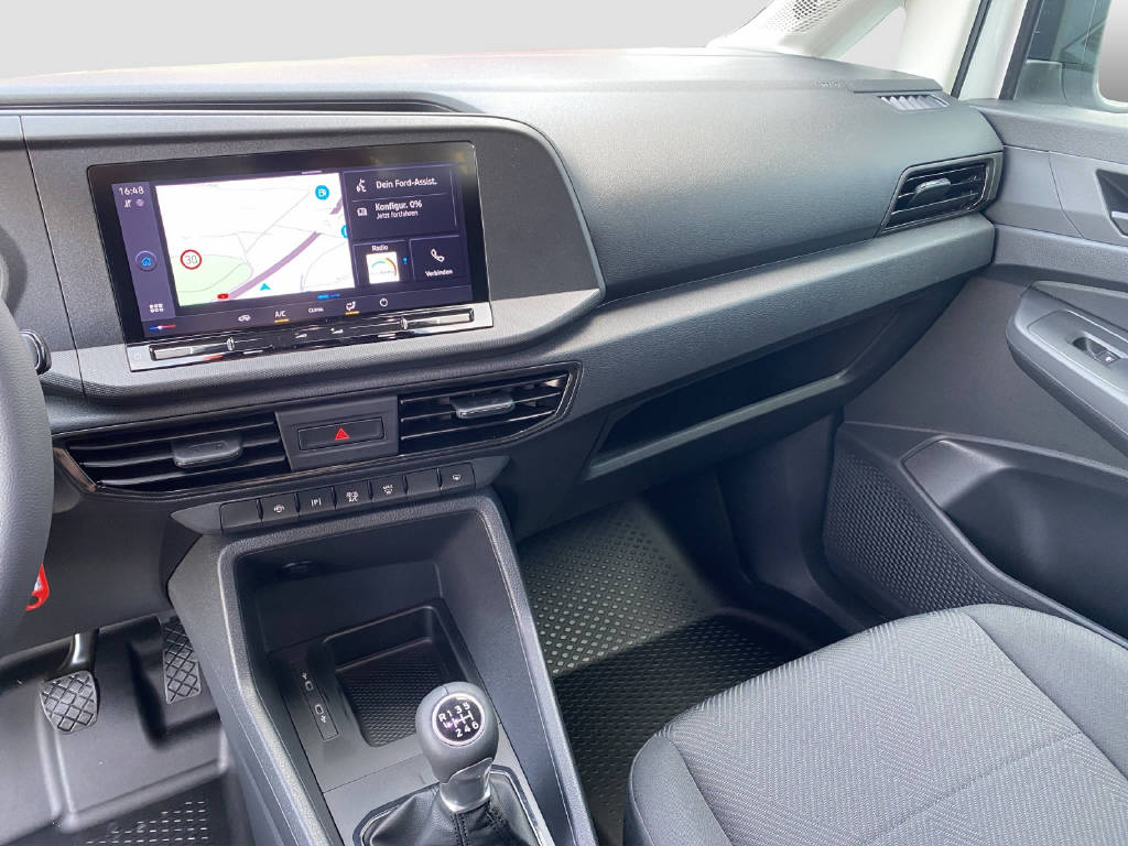 imho8269_2976163 vehicle image