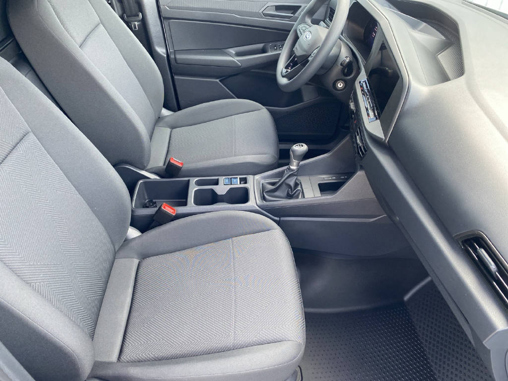 imho8269_2976163 vehicle image