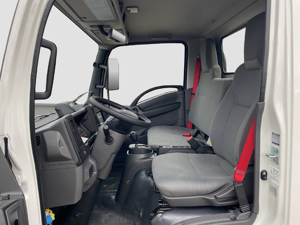 imho8269_2913069 vehicle image
