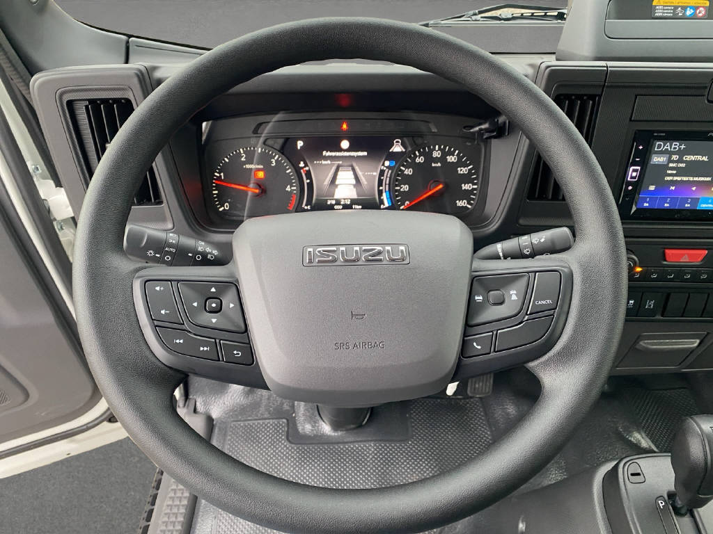 imho8269_2913069 vehicle image