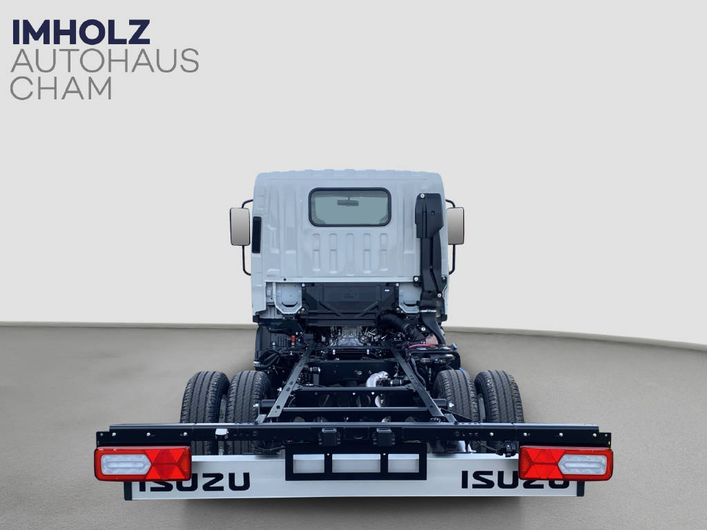 imho8269_2913069 vehicle image