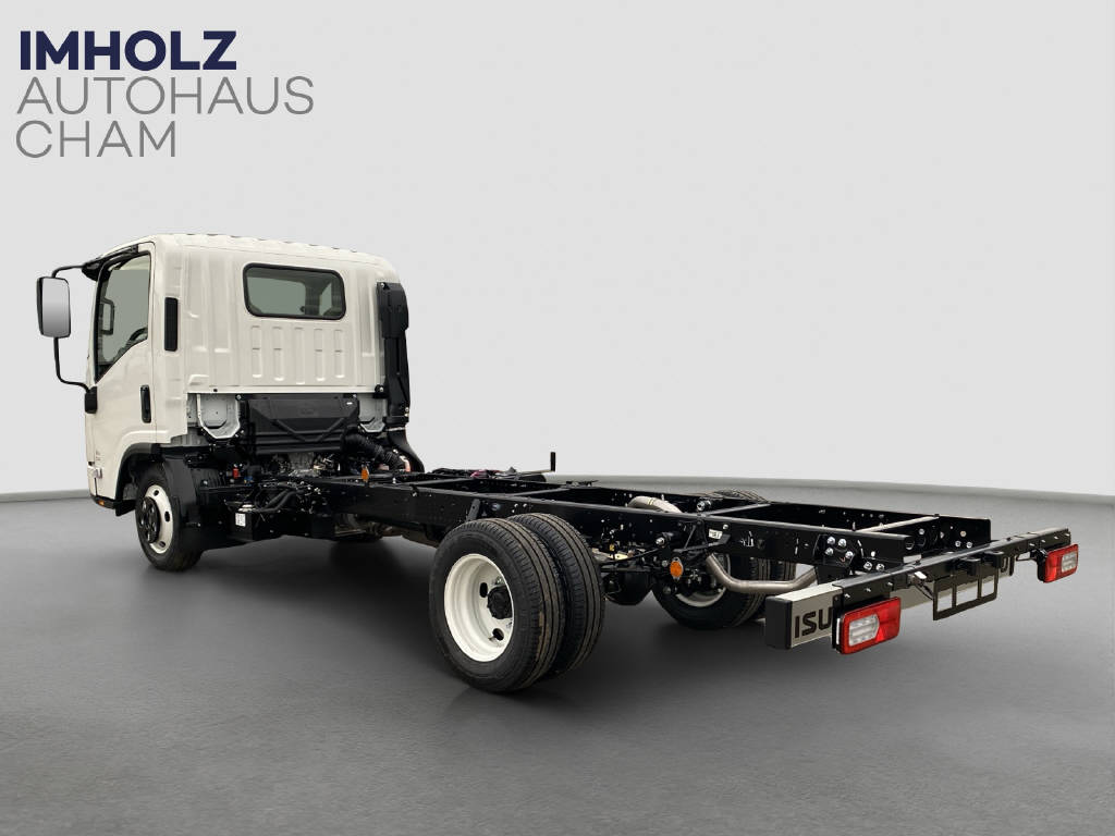 imho8269_2913070 vehicle image