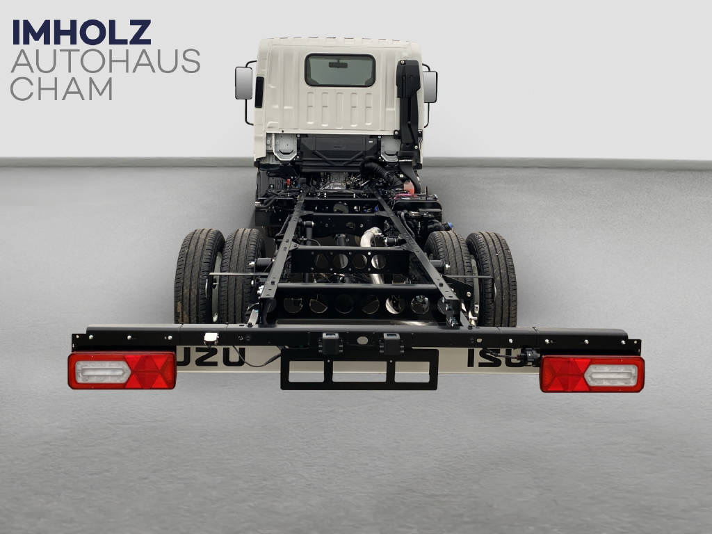 imho8269_2913070 vehicle image