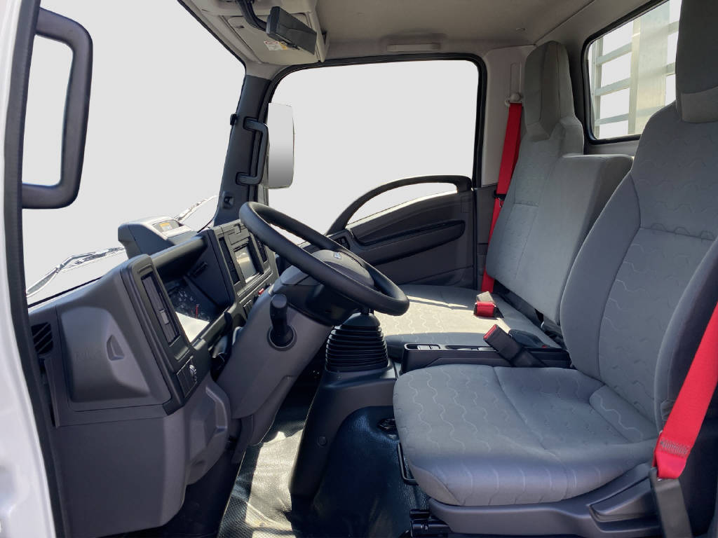 imho8269_2913071 vehicle image