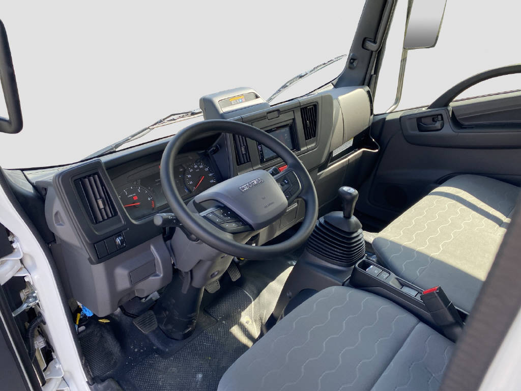imho8269_2913071 vehicle image