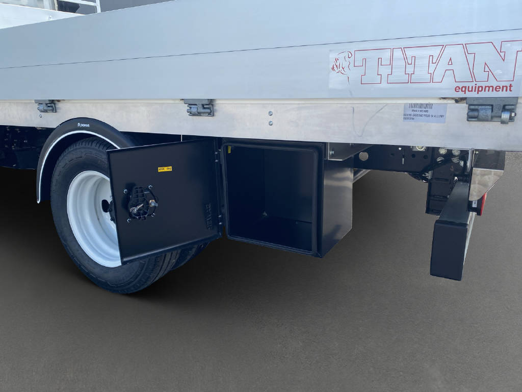 imho8269_2913071 vehicle image