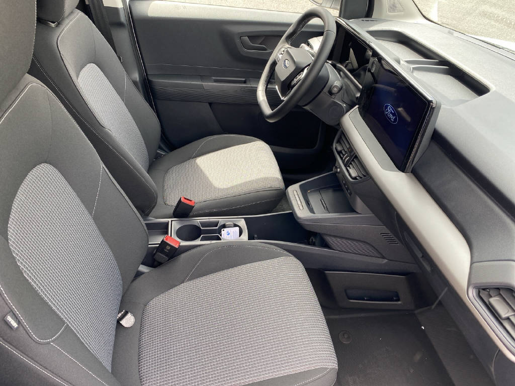 imho8269_2913072 vehicle image