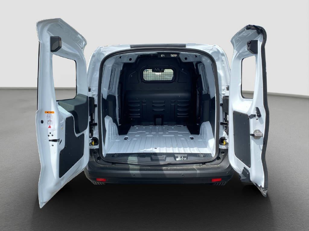 imho8269_2913072 vehicle image
