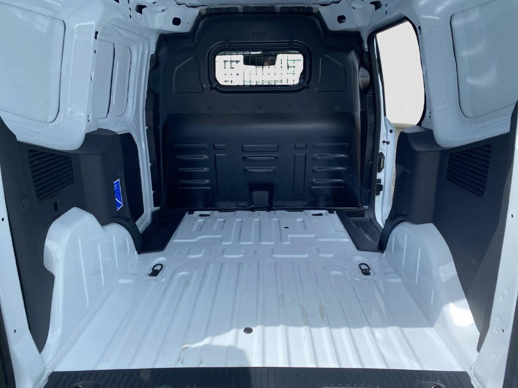 imho8269_2913072 vehicle image