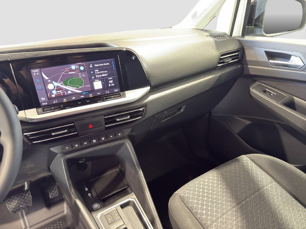 imho8269_2976182 vehicle image