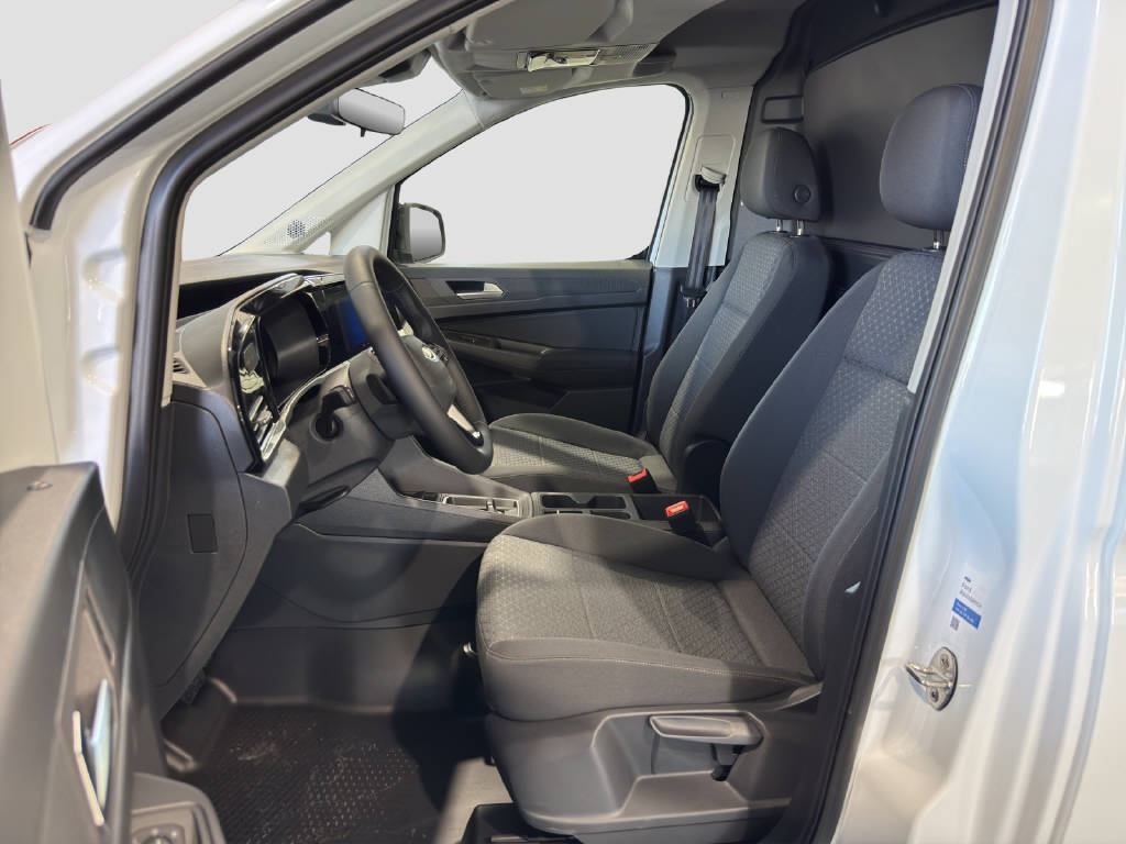 imho8269_2976182 vehicle image