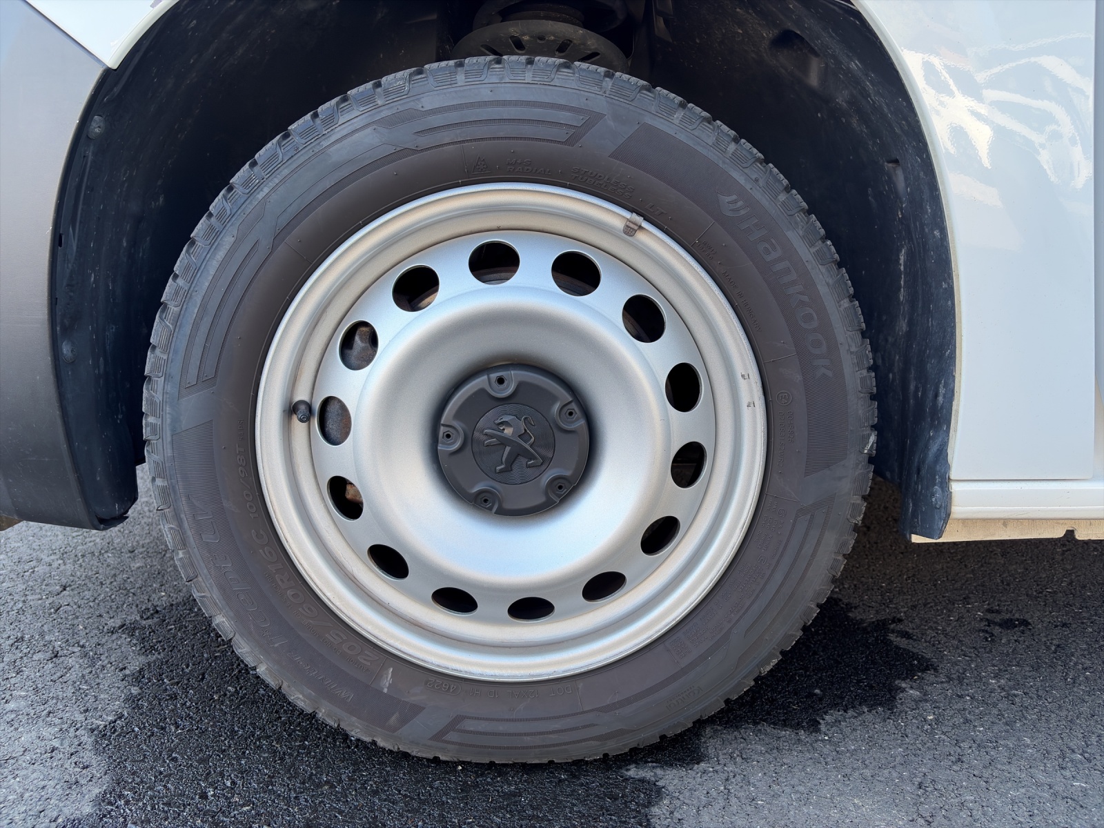 imho8269_2972228 vehicle image