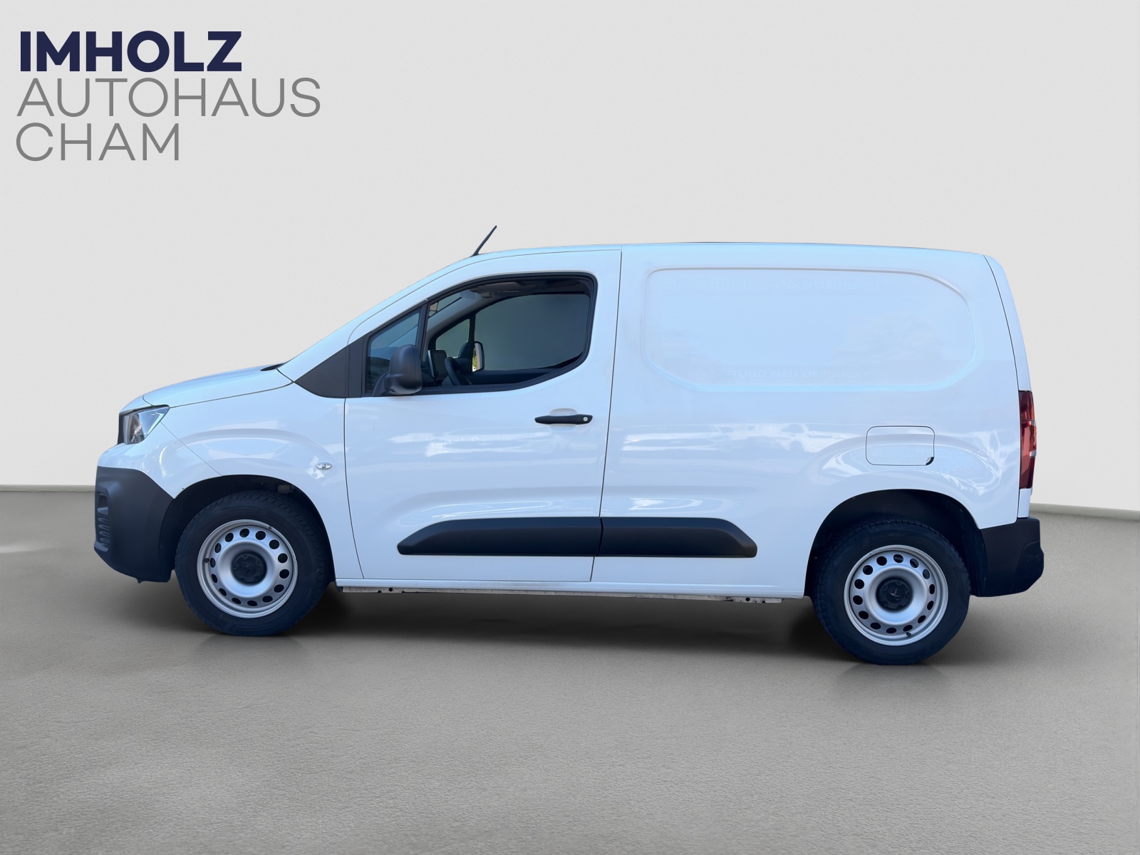 imho8269_2972228 vehicle image