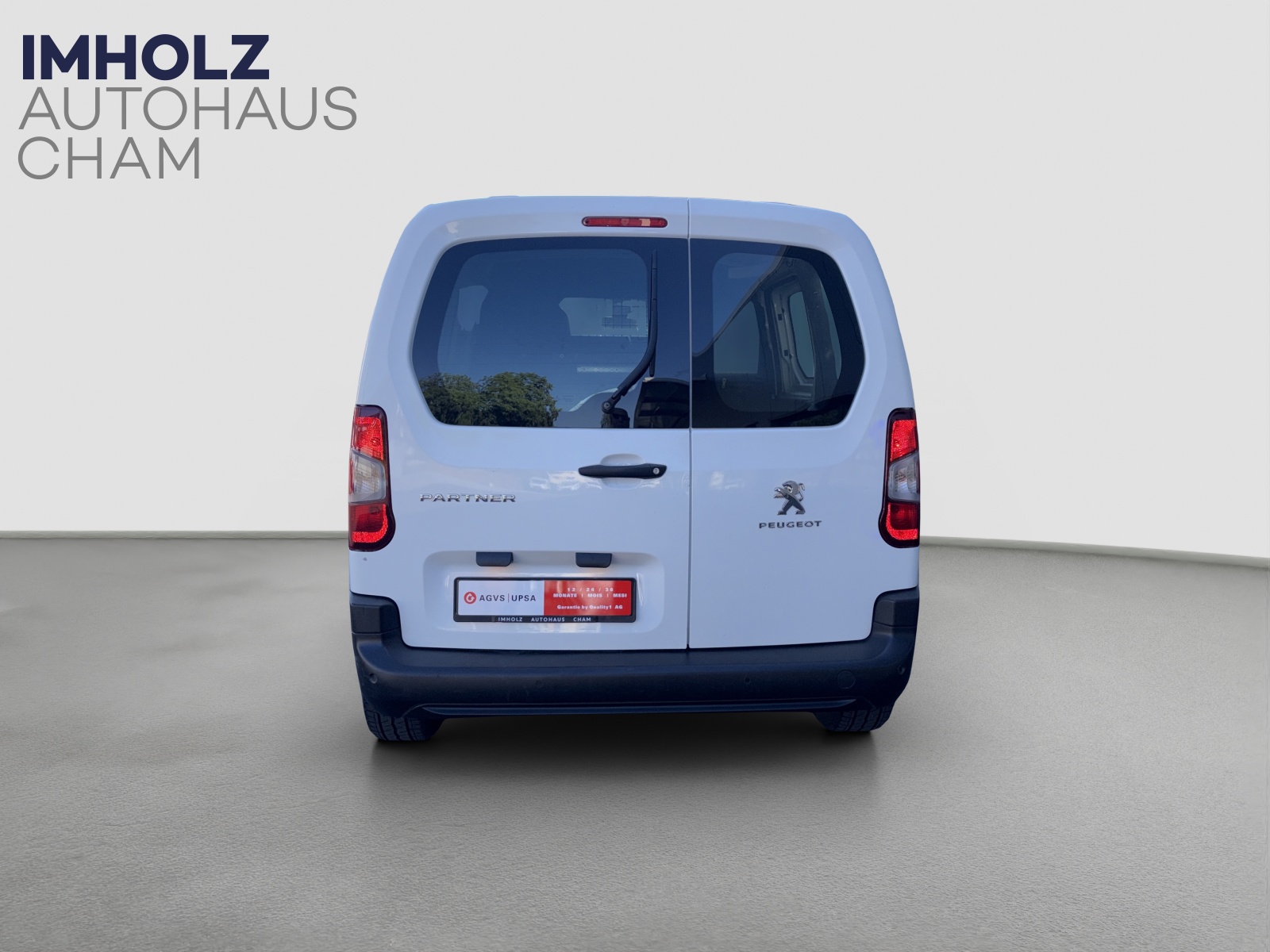 imho8269_2972228 vehicle image