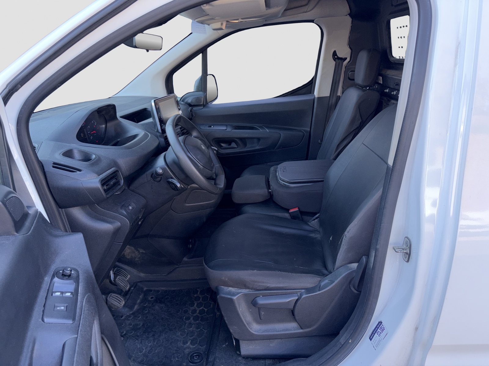 imho8269_2972228 vehicle image